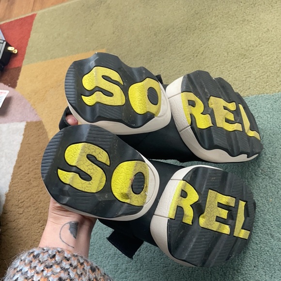 Sorel shoes - Picture 5 of 5